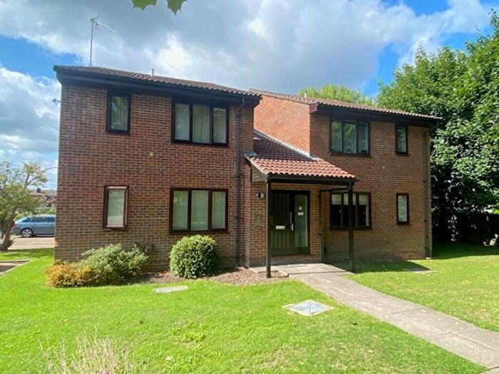 Flat To Rent In Trenear Close, Horsham, RH13