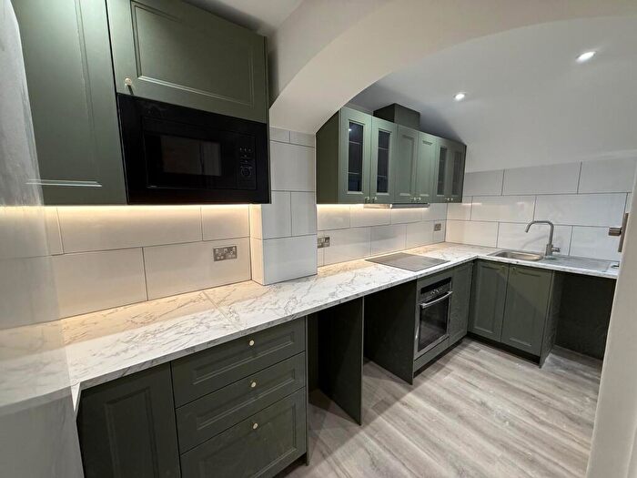 2 Bedroom Flat To Rent In Selborne Road, Hove, BN3