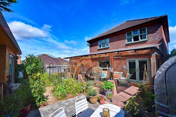 4 Bedroom Detached House For Sale In Seaview Crescent, Sheringham, NR26