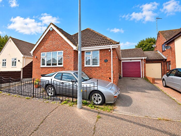 4 Bedroom Detached Bungalow For Sale In Edward Close, Rochford, SS4