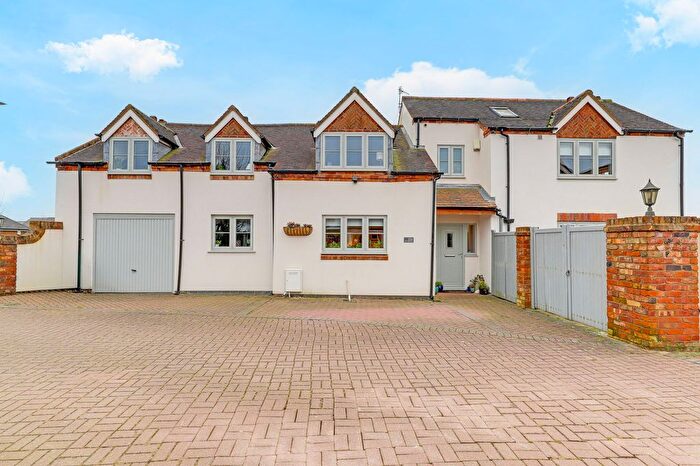 4 Bedroom Detached House For Sale In Sandfield Road, Arnold, NG5