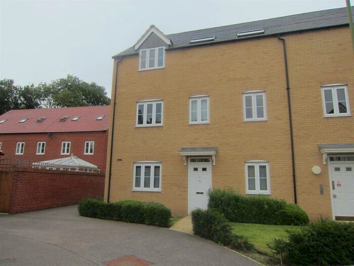 2 Bedroom Flat To Rent In Snowdonia Way, Stevenage, SG1
