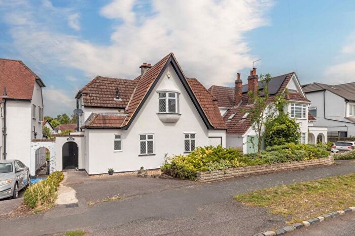 3 Bedroom Detached House For Sale In Syke Ings, Richings Park, SL0
