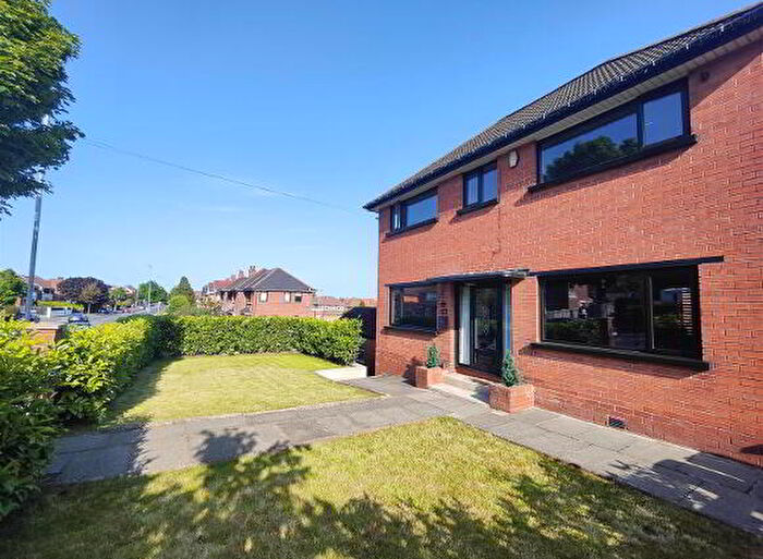 3 Bedroom Detached House For Sale In Ballysillan Road, Belfast, BT14