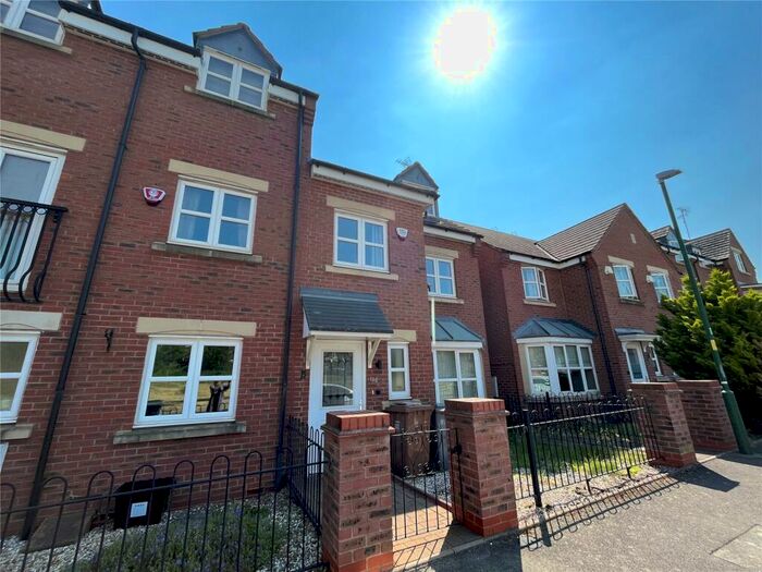4 Bedroom End Of Terrace House To Rent In Wharf Lane, Solihull, West Midlands, B91