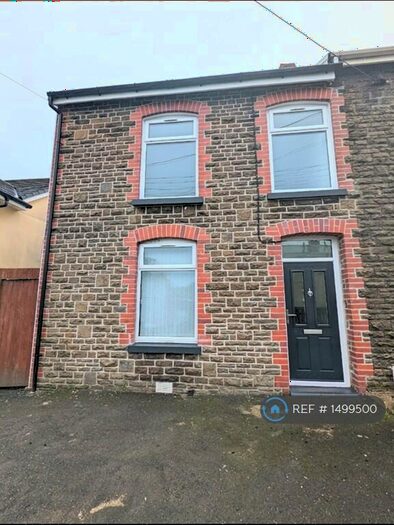 3 Bedroom End Of Terrace House To Rent In Penygraig Road, Llanelli, SA14