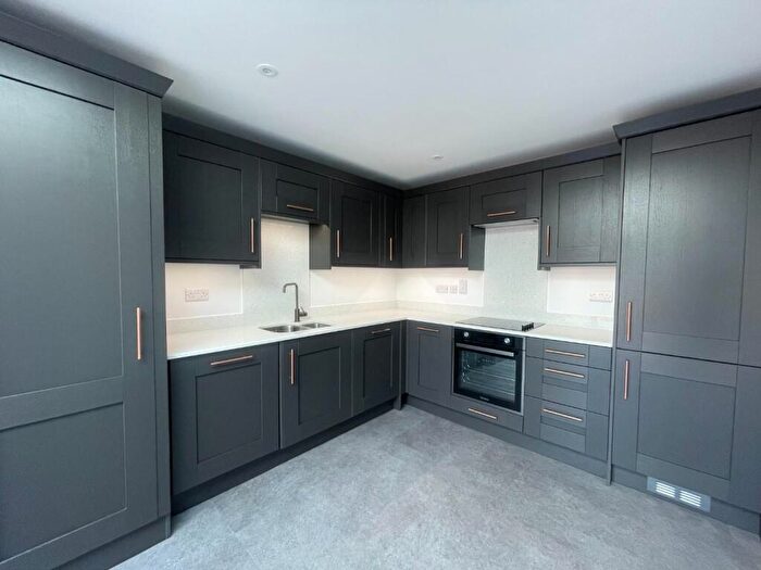 1 Bedroom Flat To Rent In Central Road, Worcester Park, KT4