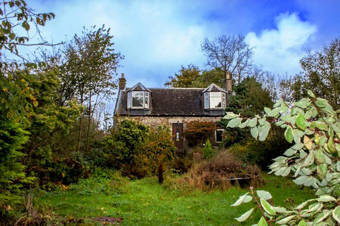 3 Bedroom Cottage For Sale In Lochwinnoch, PA12