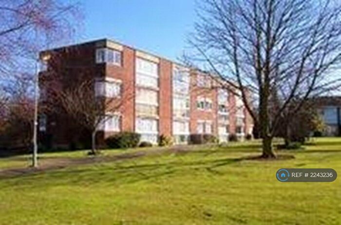 2 Bedroom Flat To Rent In Hawkesworth Close, Northwood, HA6