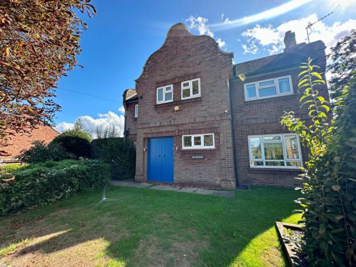 3 Bedroom Detached House For Sale In Norwich Road, Wisbech, PE13