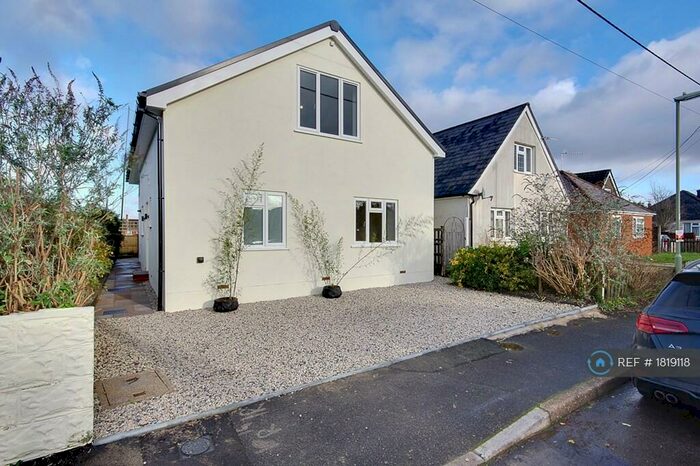 3 Bedroom Detached House To Rent In Addison Square, Ringwood, BH24