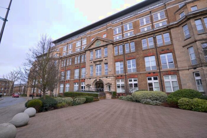 2 Bedroom Flat To Rent In Cadogan Road, Royal Arsenal, London, SE18