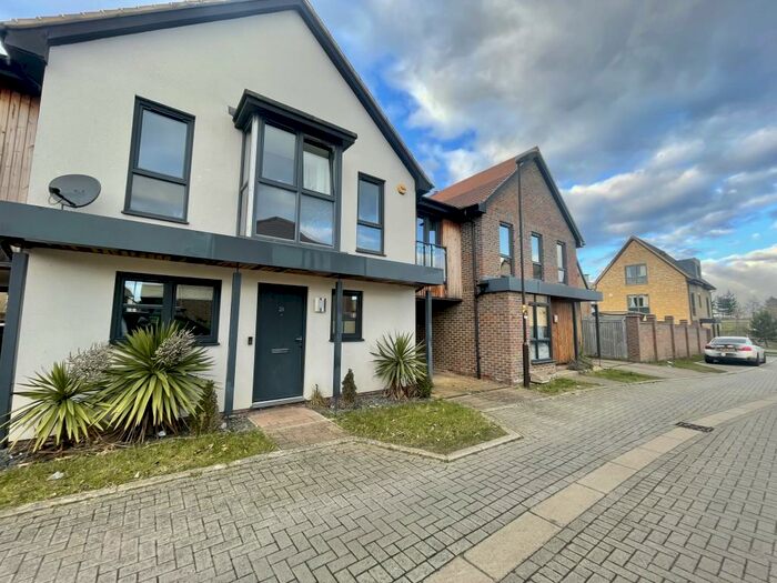 3 Bedroom House To Rent In Abacus Drive, Oakgrove, Milton Keynes, MK10