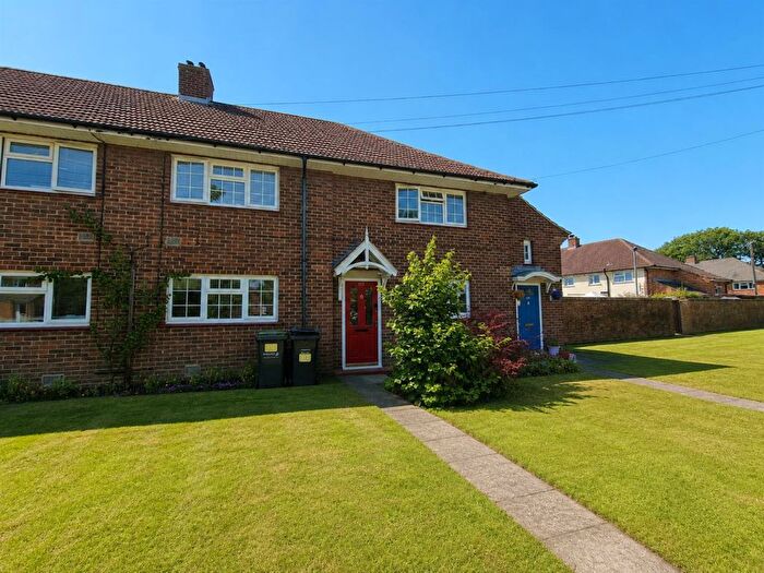 2 Bedroom Flat For Sale In St. Nicholas Avenue, Gosport, PO13