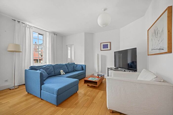 2 Bedroom Flat To Rent In Erasmus Street, Pimlico, SW1P