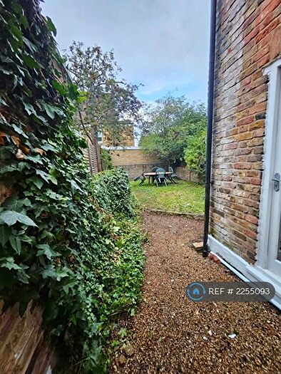 2 Bedroom Flat To Rent In Tyssen Road, London, N16