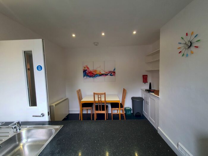 3 Bedroom Flat To Rent In Western Road, Oxford, OX1