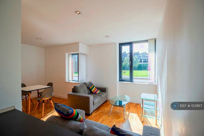 2 Bedroom Flat To Rent In Rice Street, Manchester, M3