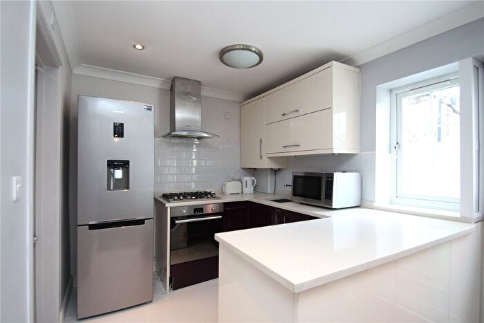 1 Bedroom Flat To Rent In West Hill, Putney, London, SW18
