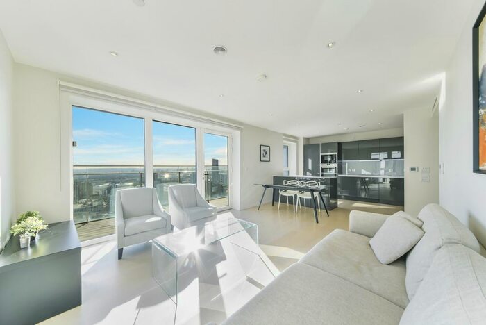 3 Bedroom Flat To Rent In Cassia Point, Glasshouse Gardens, Stratford, E20