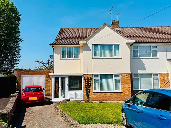 3 Bedroom Semi-detached House For Sale In Weston Close, Tupsley, Hereford, HR1