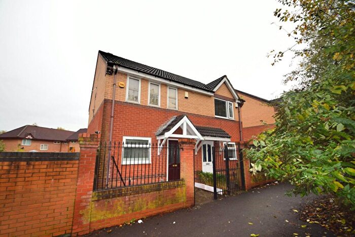 2 Bedroom Semi-Detached House To Rent In Satinwood Walk, Salford, M3