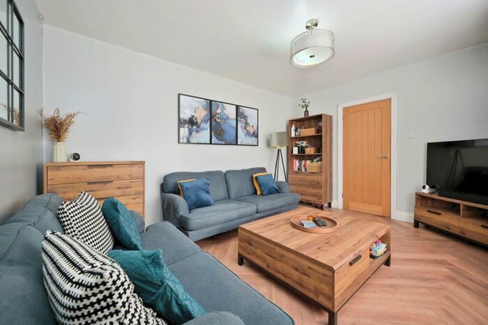 5 Bedroom Terraced House For Sale In Henderson Close, St. Albans, AL3