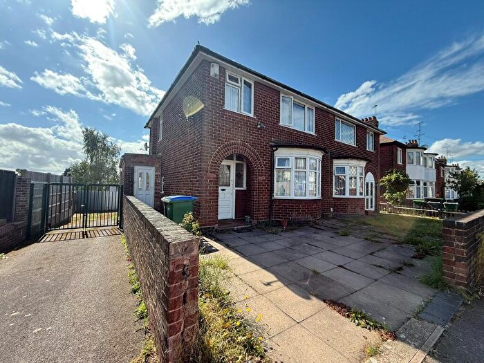 3 Bedroom Semi-Detached House To Rent In Beechwood Road, West Bromwich, West Midlands, B70