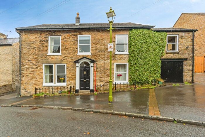 4 Bedroom Detached House For Sale In Church Brow, Mottram, Hyde, Greater Manchester, SK14