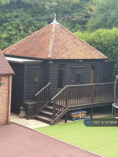 1 Bedroom Bungalow To Rent In Denham Road, Iver Heath, SL0