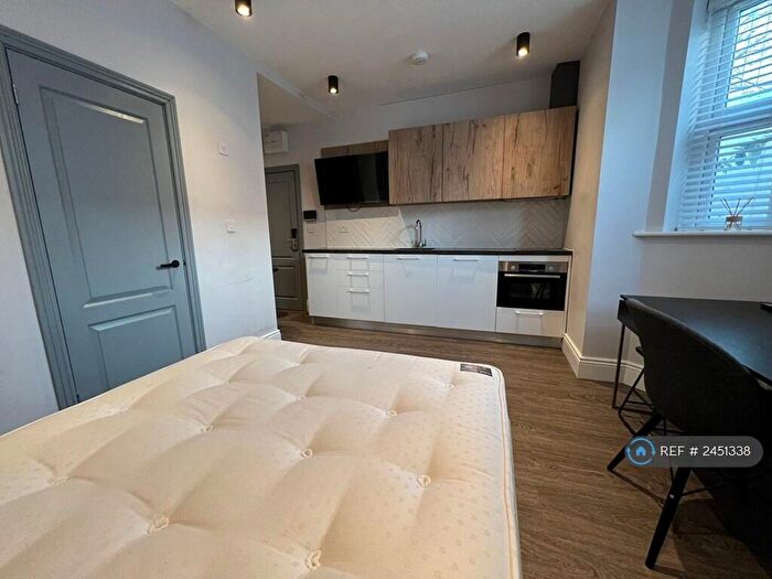 Studio To Rent In Coventry, Coventry, CV1