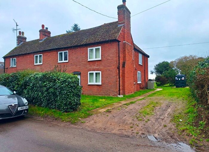 3 Bedroom Semi-Detached House To Rent In The Street, Freston, Ipswich, IP9