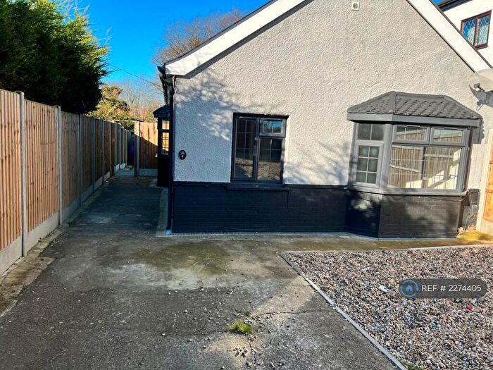 2 Bedroom Bungalow To Rent In Wigmore Road, Gillingham, ME8