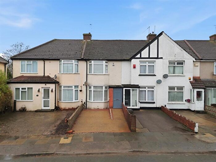 2 Bedroom House For Sale In Greenwood Avenue, Enfield, EN3