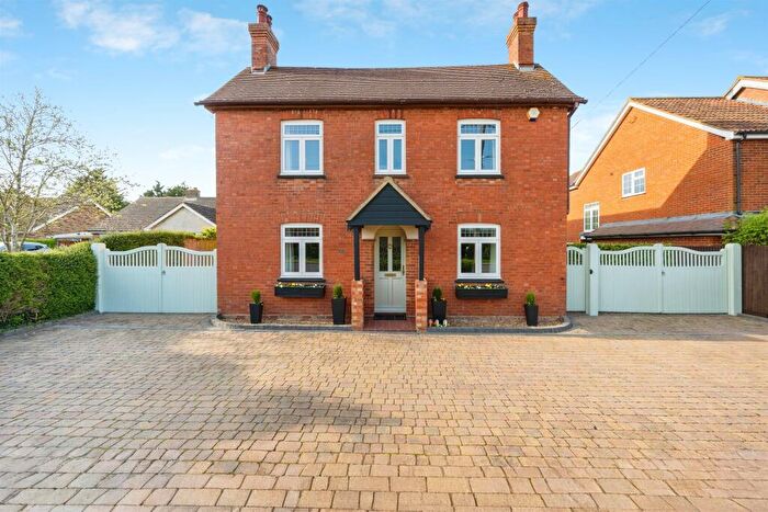 4 Bedroom Detached House For Sale In Marroway, Weston Turville, Aylesbury, HP22