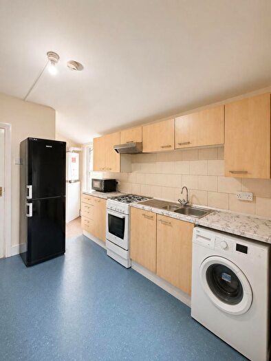 2 Bedroom Flat To Rent In Katherine Road, East Ham, Newham, London, E6