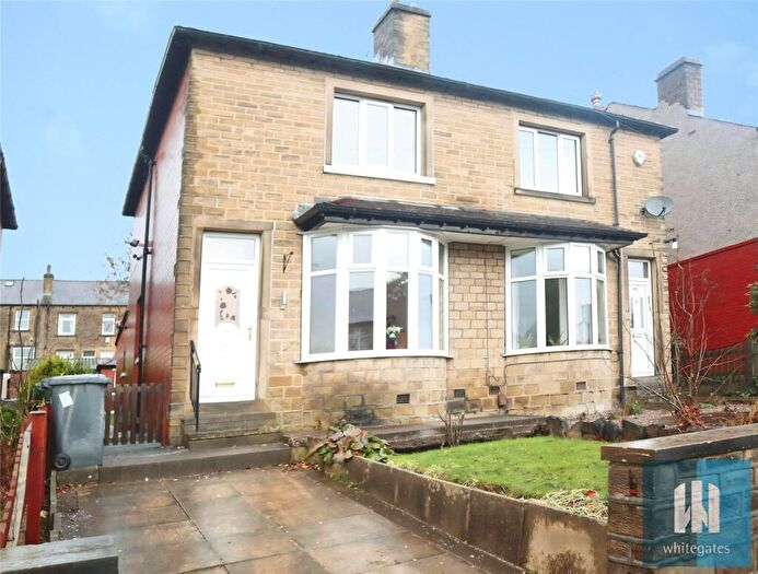 2 Bedroom Semi-Detached House To Rent In Broomfield Road, Marsh, Huddersfield, HD1