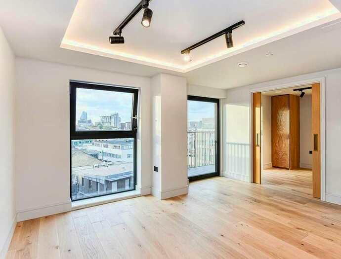 3 Bedroom Flat To Rent In Tower Bridge Road, Bermondsey, SE1
