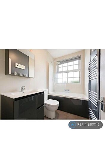 1 Bedroom Flat To Rent In Evell Road, London, KT6