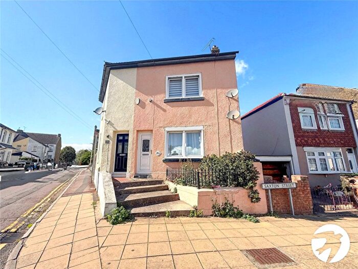 2 Bedroom Detached House To Rent In Saxton Street, Gillingham, Kent, ME7
