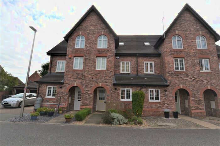 3 Bedroom Town House To Rent In Spey Close, Middlewich, CW10