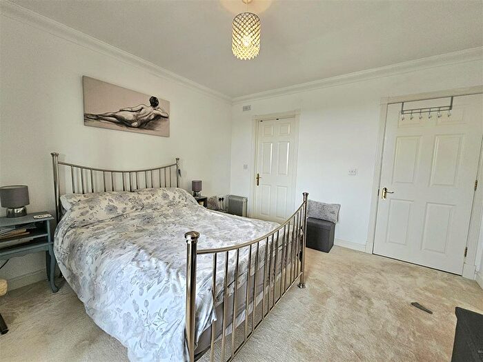 2 Bedroom Flat For Sale In Golden Gate Way, Eastbourne, BN23