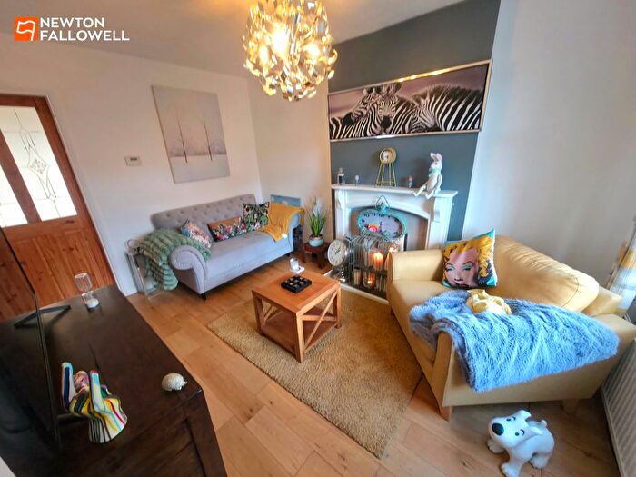 2 Bedroom Semi Detached House For Sale In Richmond Drive, Mansfield Woodhouse, NG19