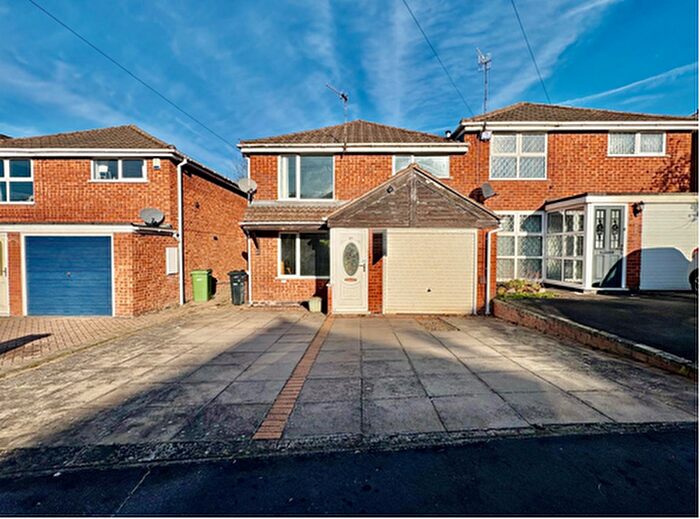 3 Bedroom Semi-Detached House To Rent In Gayfield Avenue, Brierley Hill, DY5