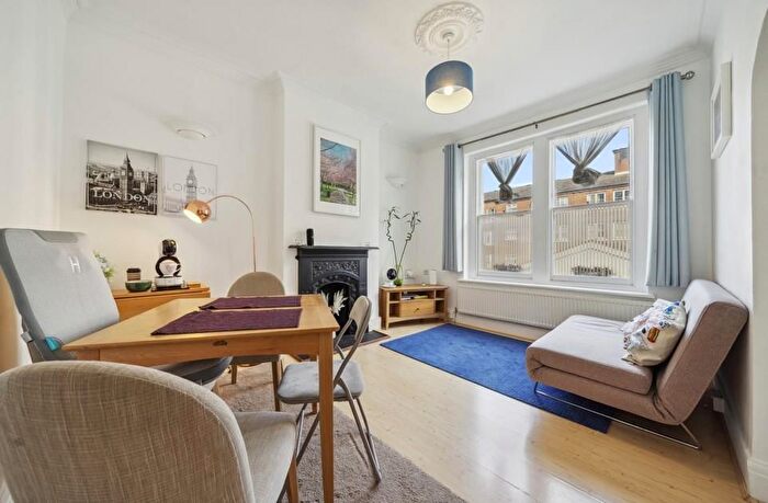 1 Bedroom Flat For Sale In Daventry Street, Marylebone, London, NW1