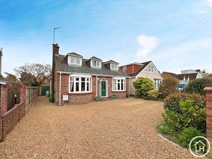 4 Bedroom Detached Bungalow For Sale In Edwin Road, Gillingham, ME8