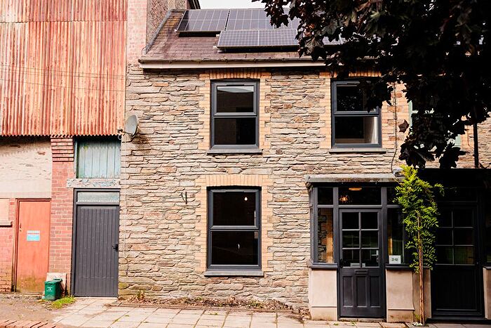 3 Bedroom Cottage To Rent In Castle Terrace, Newcastle Emlyn, SA38
