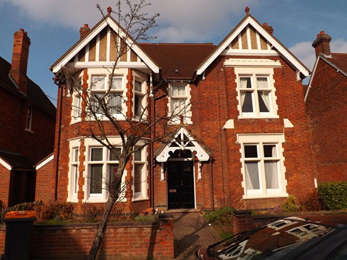 1 Bedroom Flat To Rent In Kimbolton Avenue, Bedford, MK40