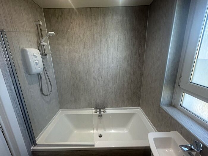 3 Bedroom Flat To Rent In Moidart Place, Craigton, Glasgow, G52