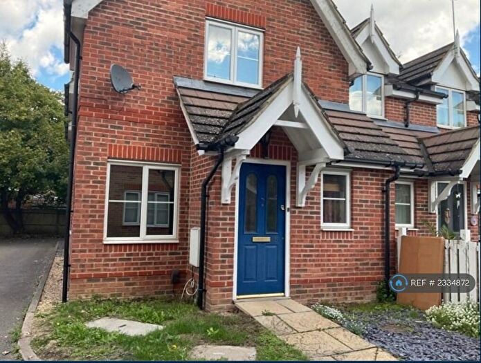 2 Bedroom End Of Terrace House To Rent In Huntington Place, Slough, SL3